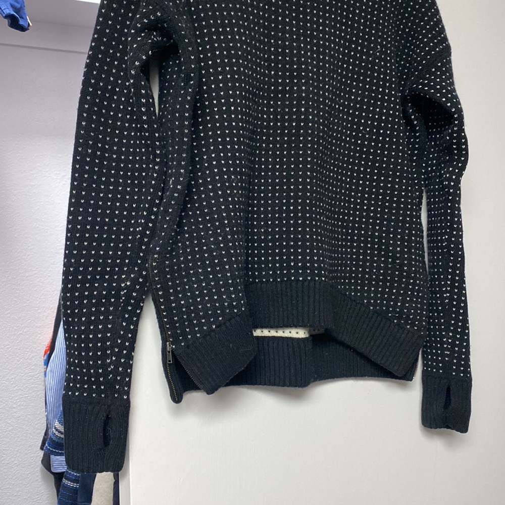 Lululemon Sweater - Picture 2 of 7